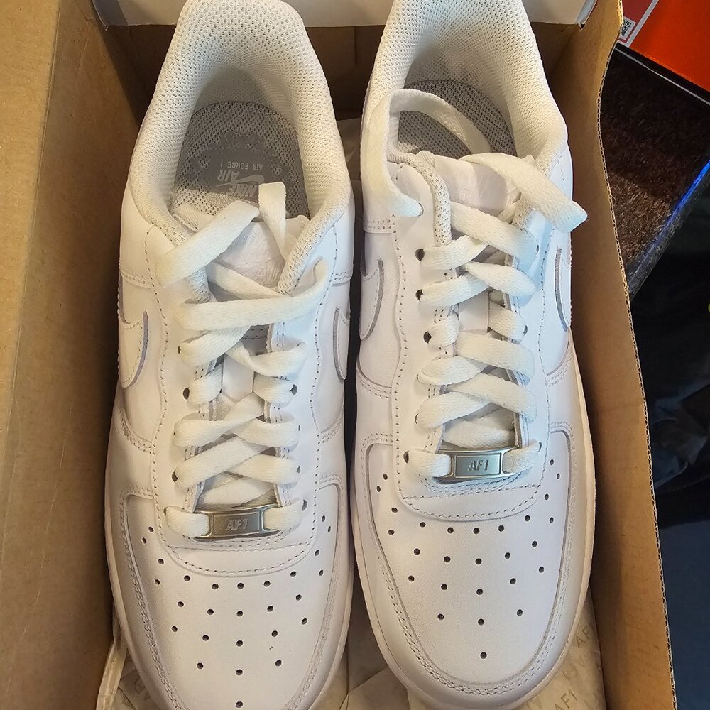 NIKE WOMENS AIR FORCE 1 '07 - Picture 3 of 4